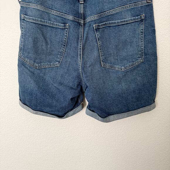 [Old Navy] High Rise The O.G. Denim Shorts Cuffed Medium Wash Smooth Pockets 14 - Picture 5 of 11